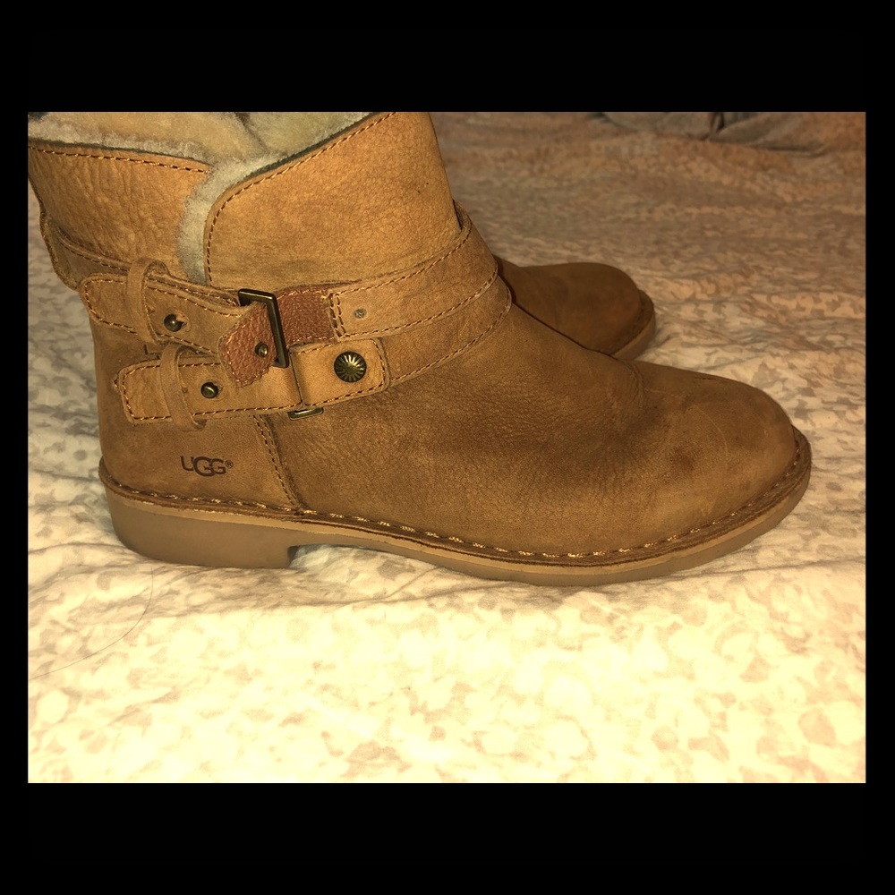 UGG Boots Sz 8. Gently Used.